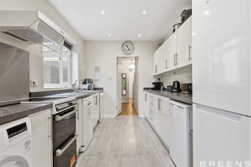 Totteridge Road, Enfield – pohled 6