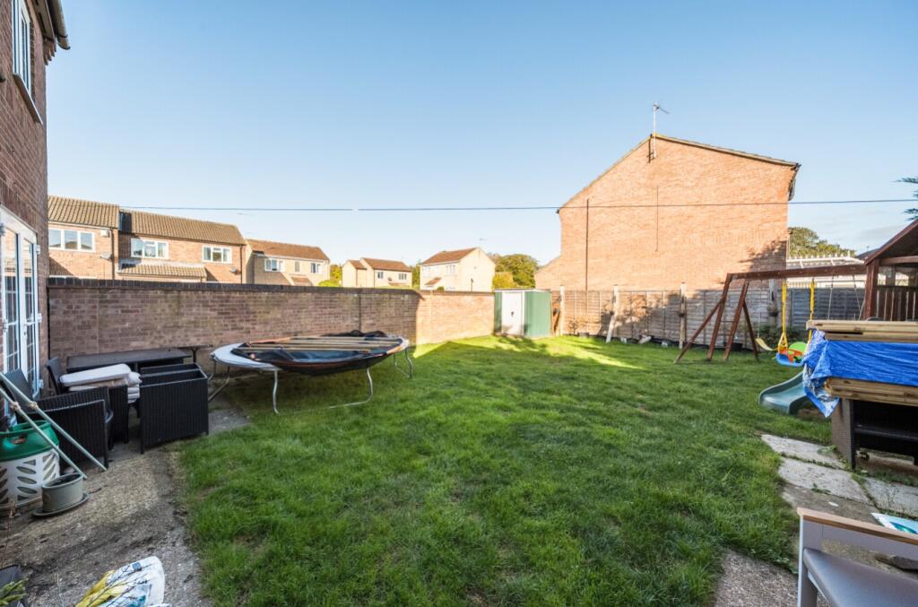 Pine Close, Sleaford, Lincolnshire, NG34  photo 4