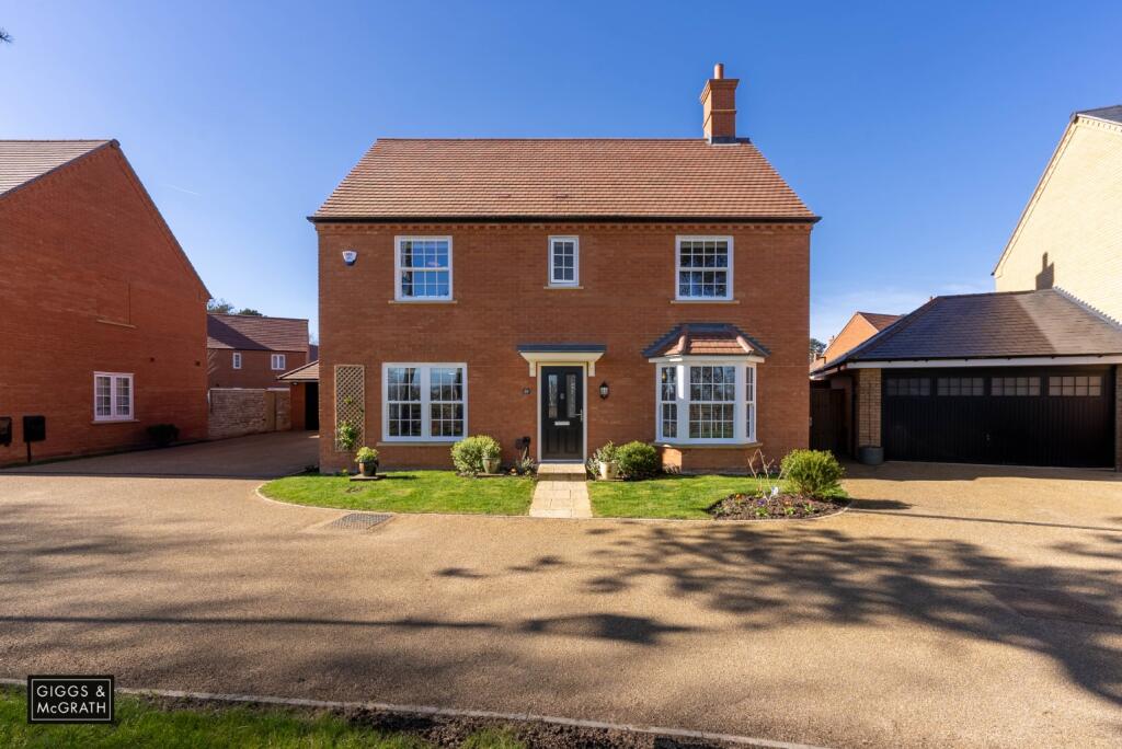 4-bed detached on Edith Coote Drive, Houghton, Huntingdon, Cambridgeshire, PE28 2FY, £550,000