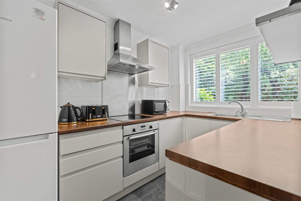 Apartment in Ascot, Sunninghill and Ascot - View 5