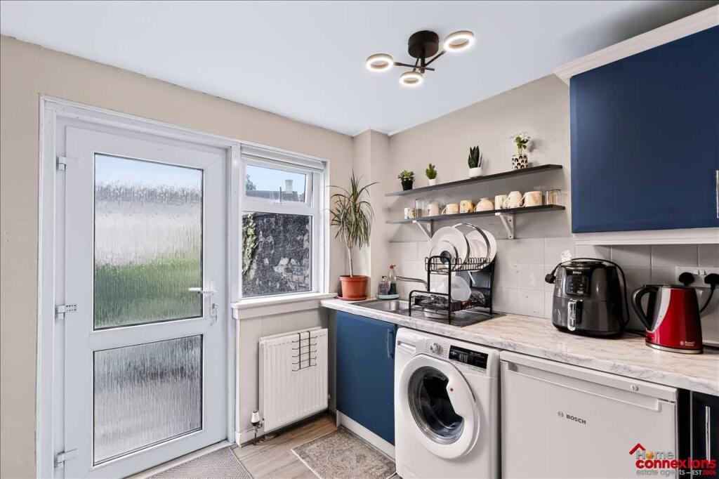 House in Glasgow, South Lanarkshire - View 2