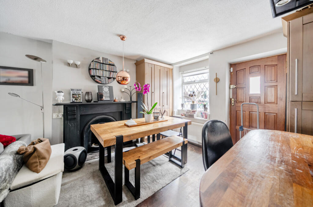 House in Leeds, Horsforth Vale, Calverley - More
