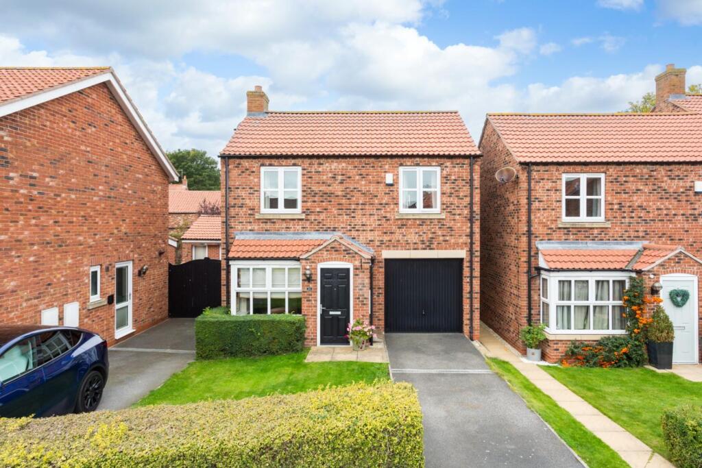 3-bed detached on Station Rise, Riccall, York, £310,000