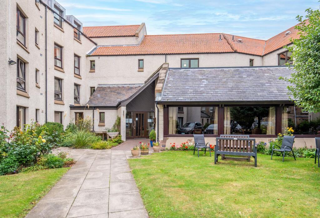 Apartment in St Andrews, Town Centre, Fife - View 2