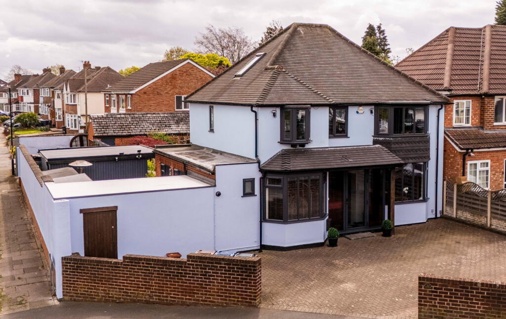 Main image of property: Banners Gate Road, Sutton Coldfield, B73 6SA