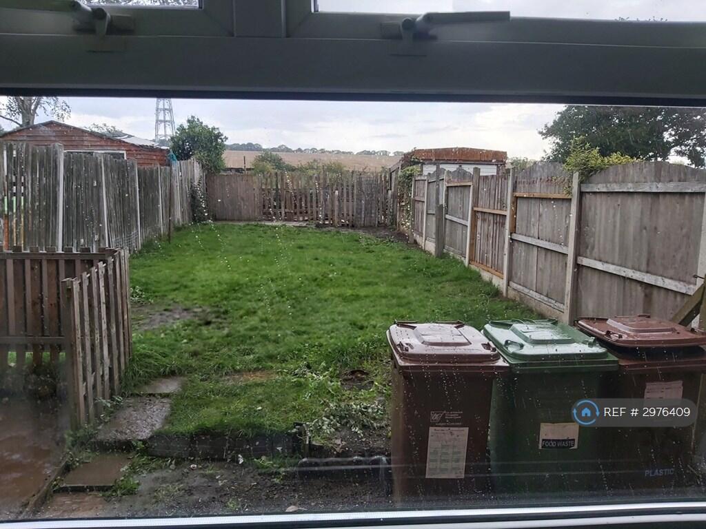 House in Wakefield - View 2