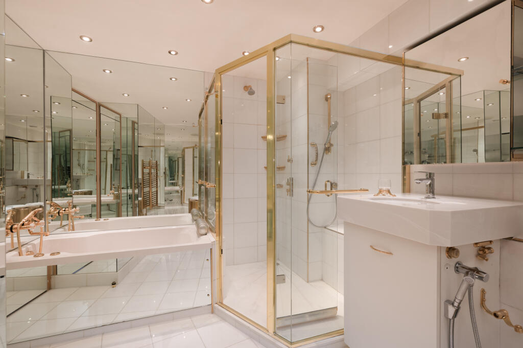 Apartment in London - More
