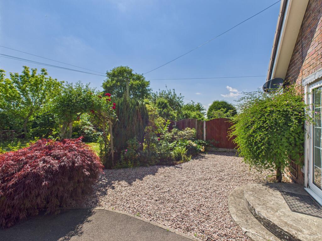 Hill Close, Spondon photo 3