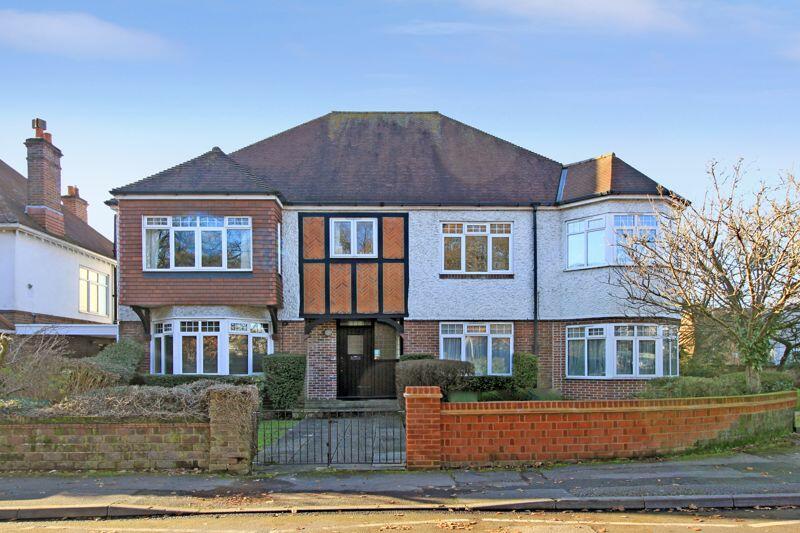 Main image of property: Flat 1, 358 Hill Lane ***THIS IS A FLAT SHARE. ONLY ONE ROOM AVAILABLE***