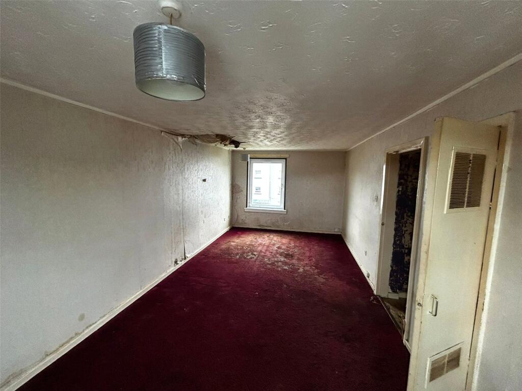Apartment in Cumbernauld, North Lanarkshire - View 3