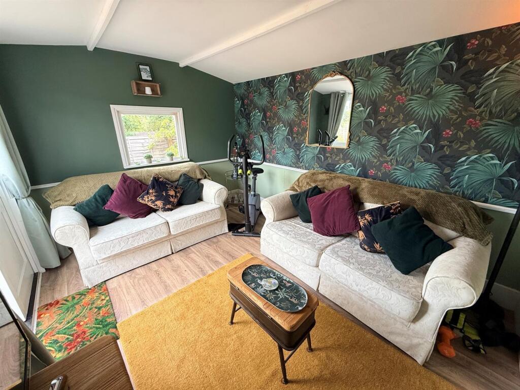 House in Dudley, West Midlands - View 4