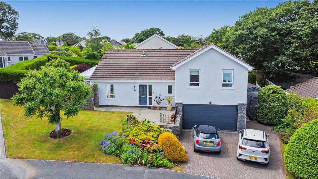 Main image of property: 10 Nyth Gwennol