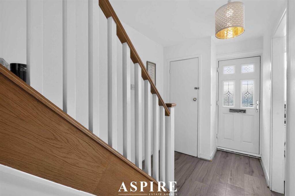 Apartment in Castle Point, Benfleet - View 5
