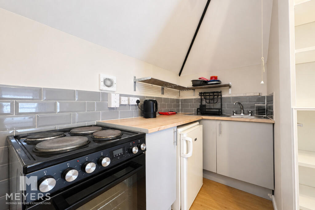 Guildhill Road, Bournemouth, BH6 3 photo 5
