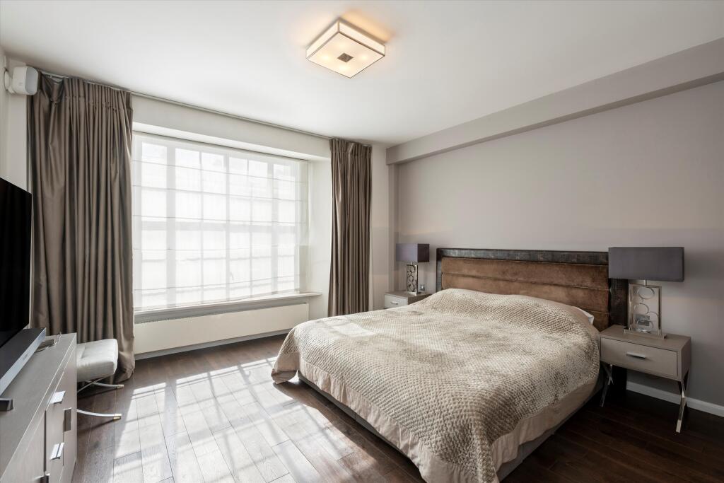 Apartment in London, Royal Borough of Kensington and Chelsea - More