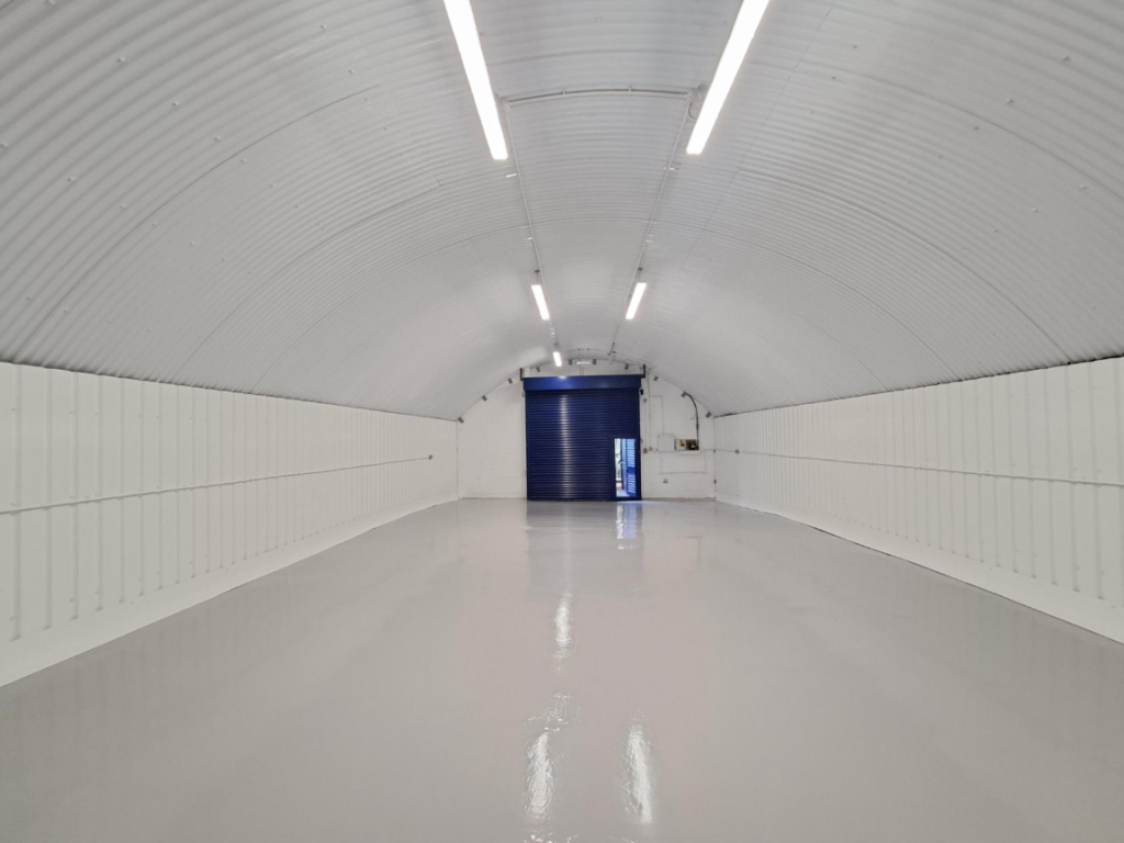 An empty arch with white lining