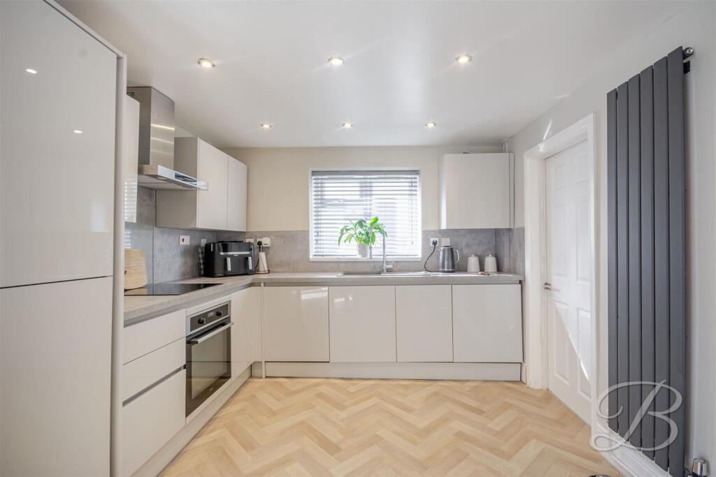 House in Bolsover, Carr Vale, Old Bolsover - View 4