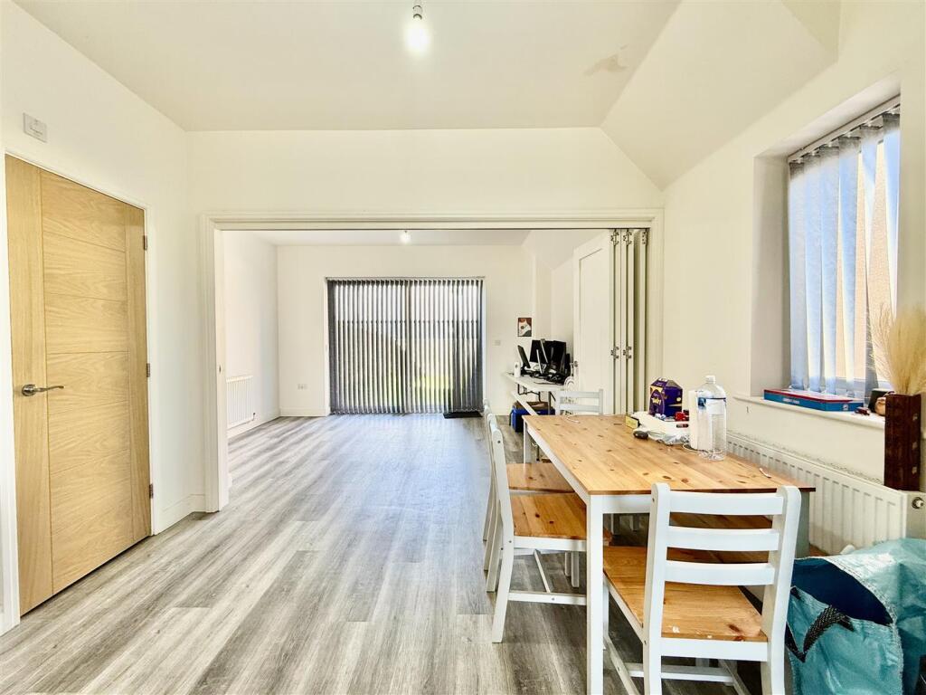 House in Swindon, Greenbridge, Lower Stratton - View 2