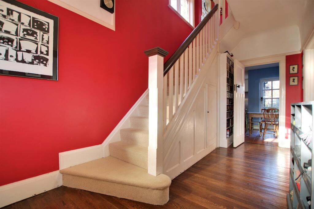 House in Southampton - View 3