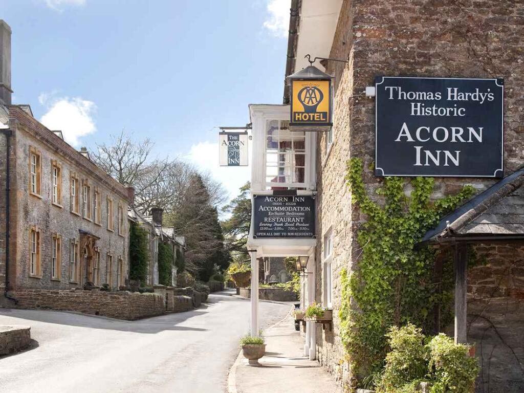 Main image of property: W-622352 - Acorn Inn, 28 Fore Street, Dorchester DT2 0JW