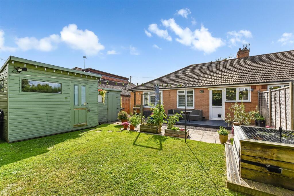 Newport Drive, Fishbourne photo 2
