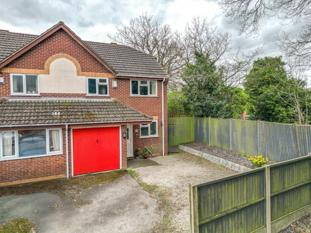 Main image of property: Walnut Close, Hartshill, CV10