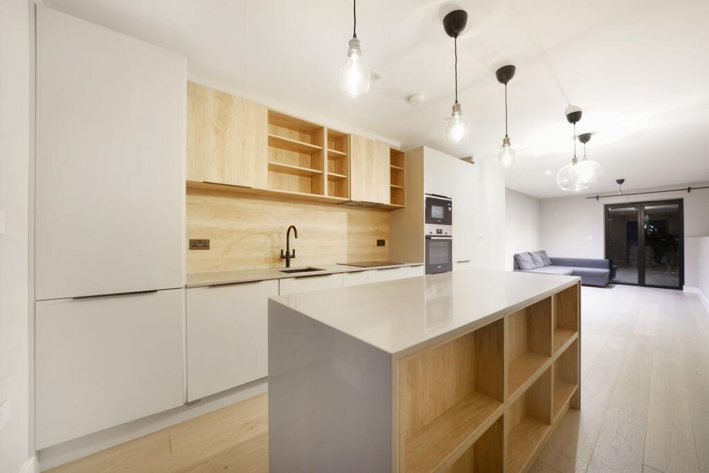 Apartment in Croydon - View 2