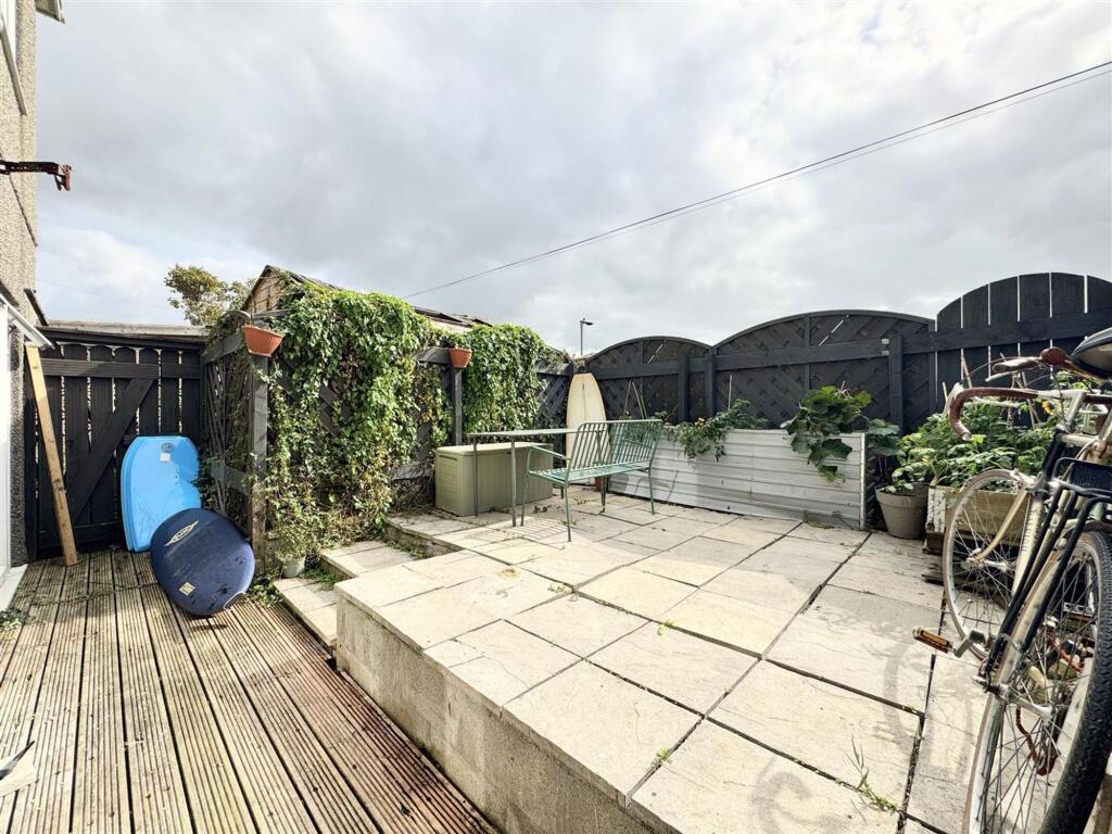 Apartment in Truro - View 4