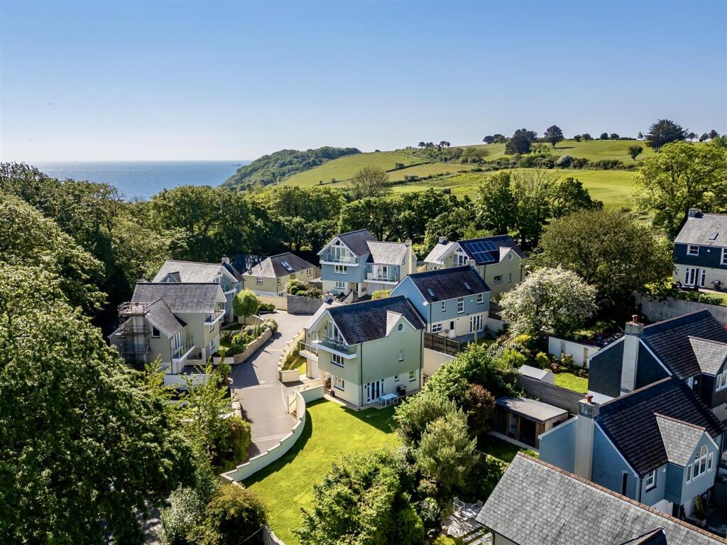 350m from Swanpool Beach, Falmouth image 3