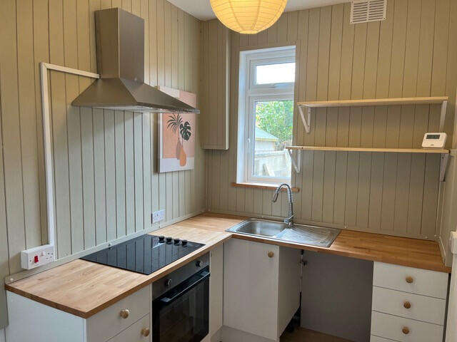 Apartment in Southend-on-Sea - View 4