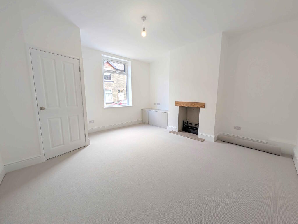 House in Calderdale, Priestley Green - View 4