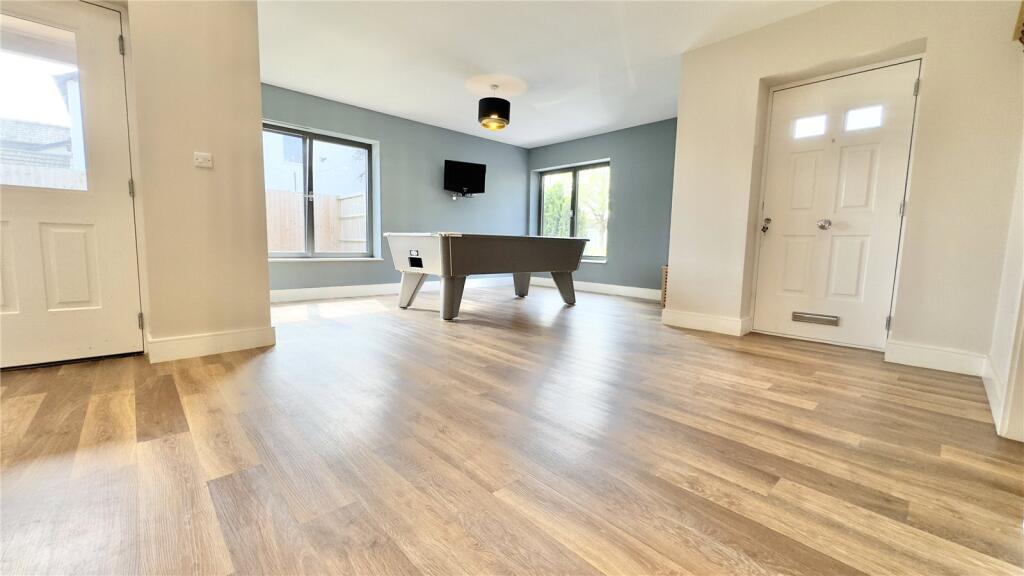 Liverpool Road, Neston, Cheshire, CH64 photo 4