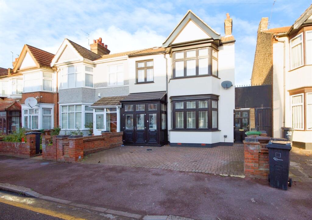 Main image of property: Hurstbourne Gardens, Barking