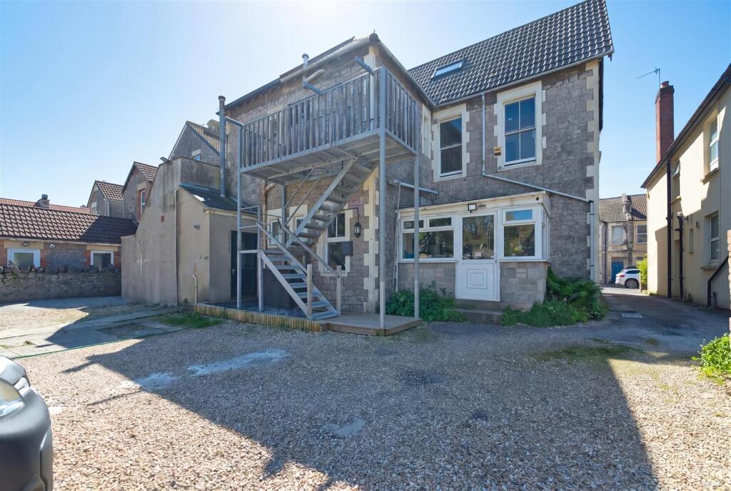 Apartment in Weston-super-Mare, North Somerset - View 3