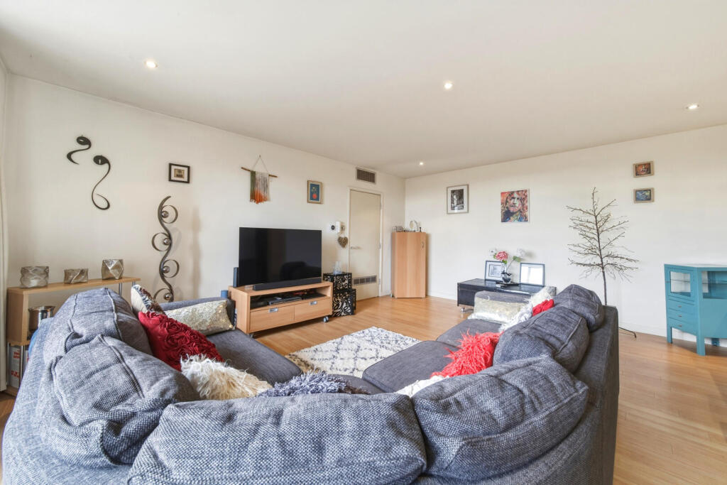 Apartment in Nottingham, Nottinghamshire - View 5