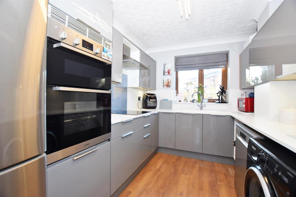 House in Gillingham, Twydall - View 2
