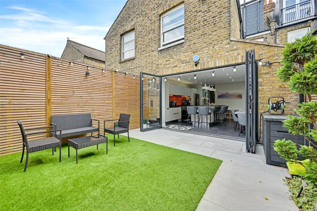 House in London - More