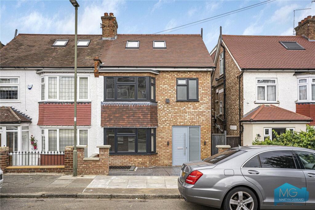 5-bed semi-detached on Fernwood Crescent, London, N20, £900,000