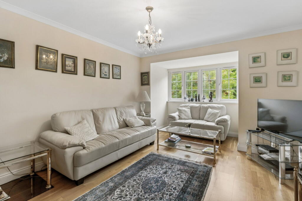Apartment in Harrow - View 4