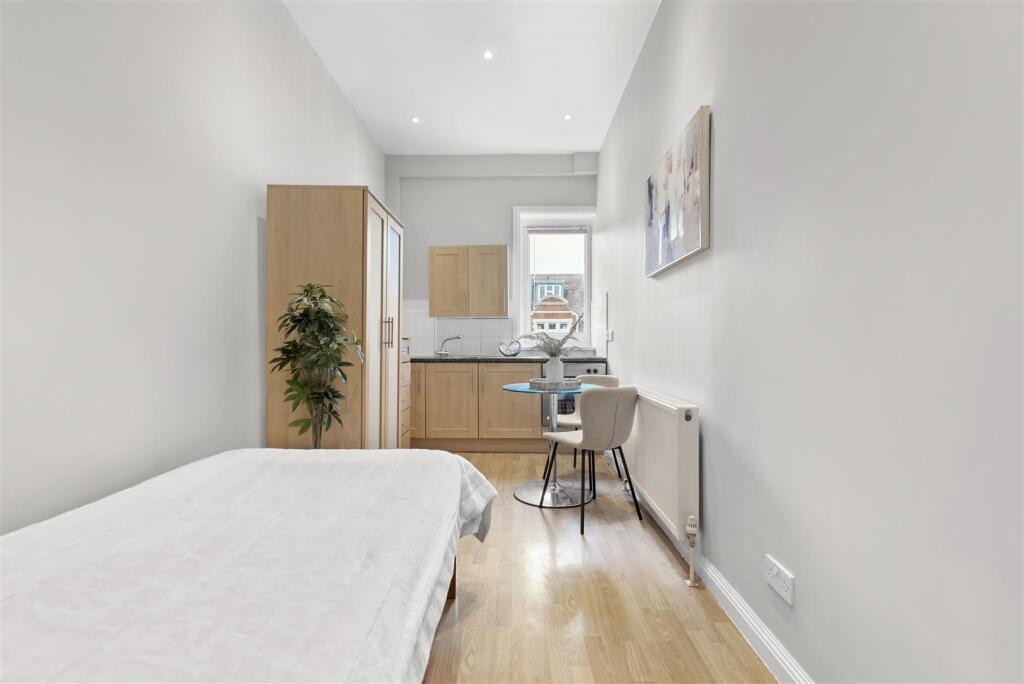 Studio flat for rent