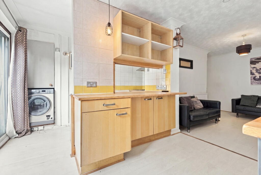 Apartment in Southend-on-Sea, Leigh-on-Sea - View 5