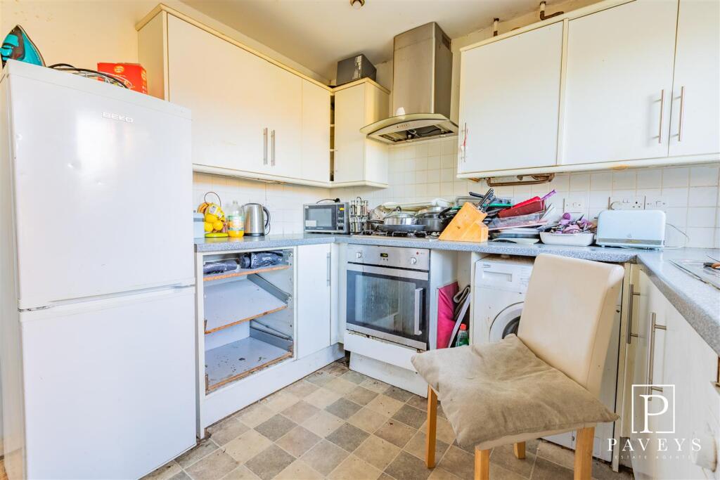 Sherborne Close, Kirby Cross, Frinton-On-Sea photo 5