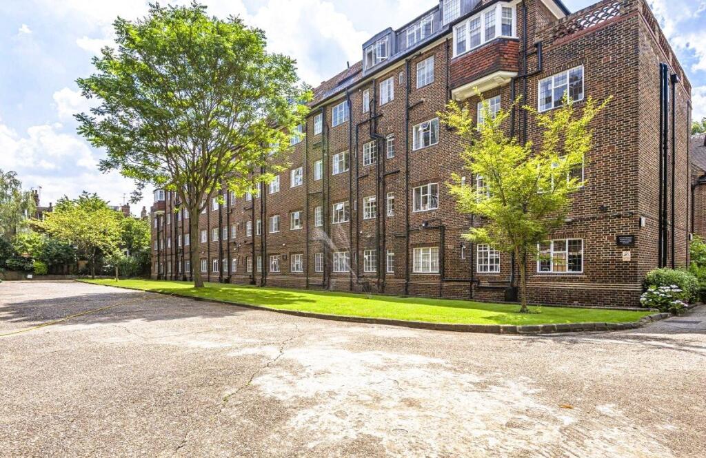 Apartment in London - More