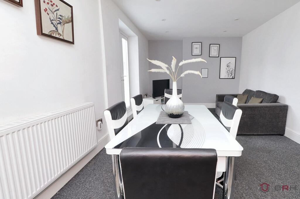 Apartment in Hull, Stepney - View 4
