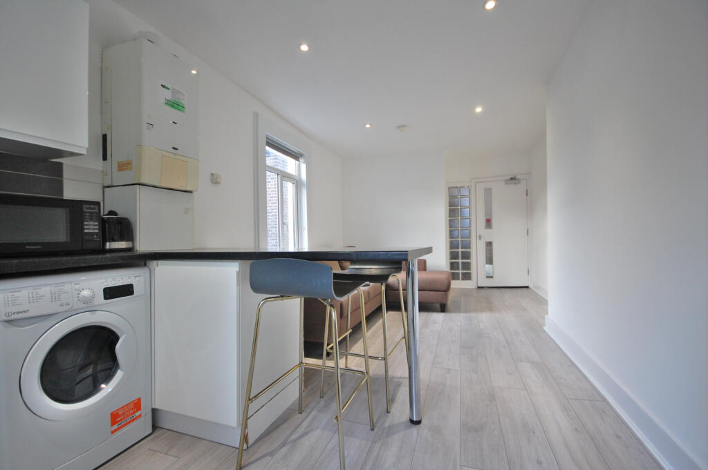 Apartment in London - View 2