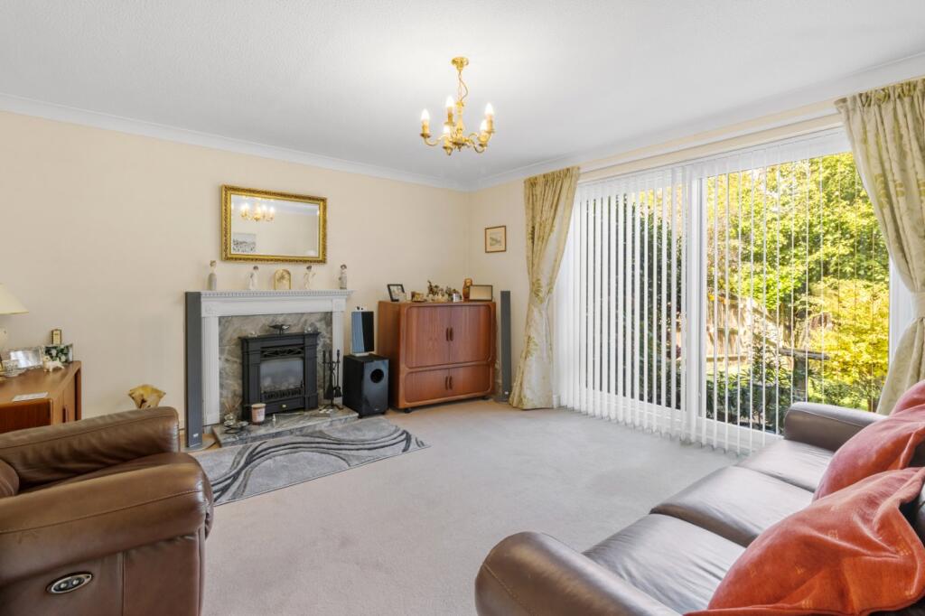 Castle Rise, Ridgewood, Uckfield, East Sussex, TN22 photo 3