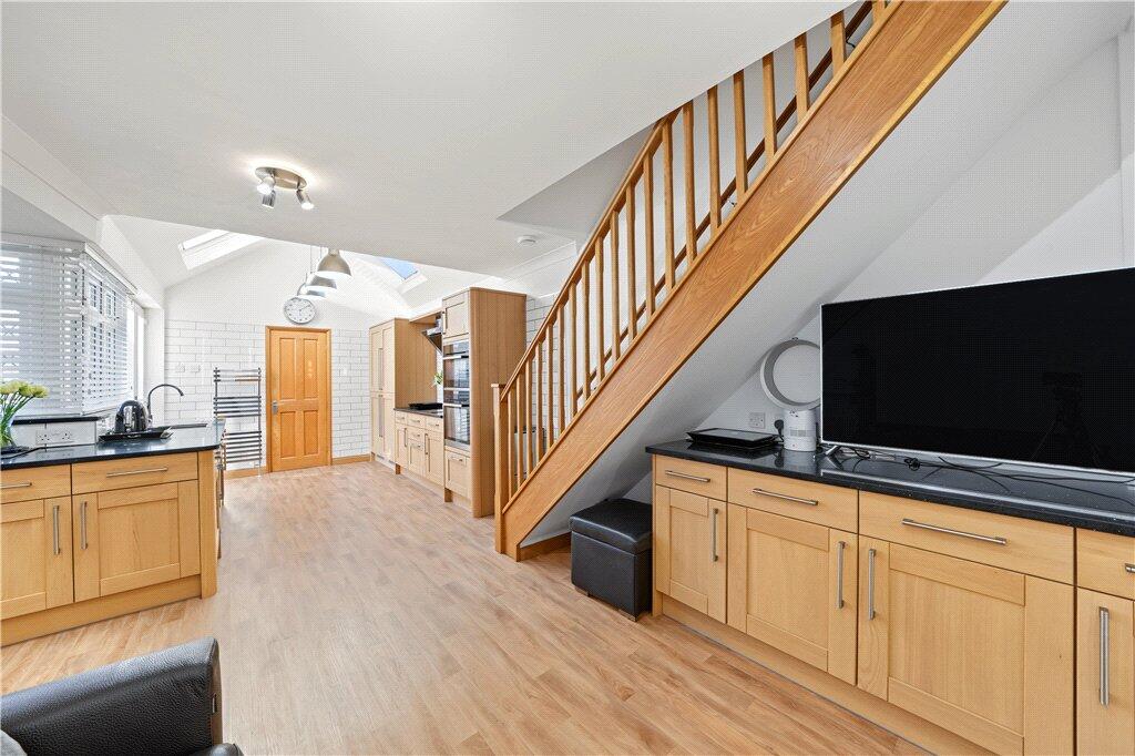 Whitcliffe Crescent, Ripon, North Yorkshire photo 3