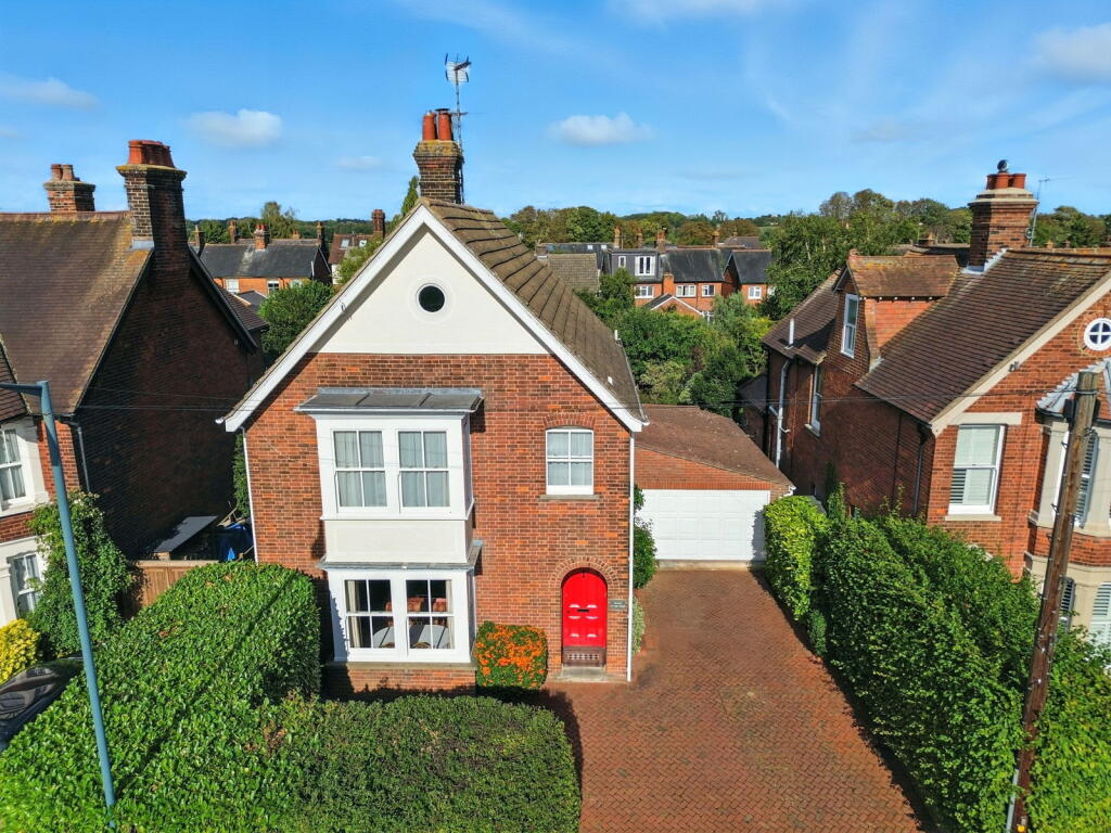 Main image of property: High Street, Dunmow, CM6 1AF