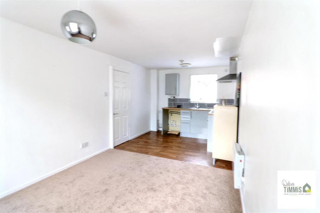 House in Stoke-on-Trent - View 2