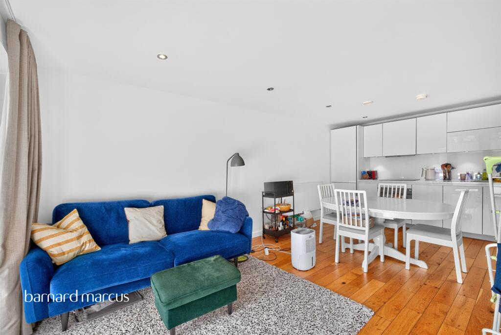 Apartment in London - View 3